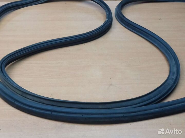 Уплотнитель крышки багажника, Mazda 626 GV