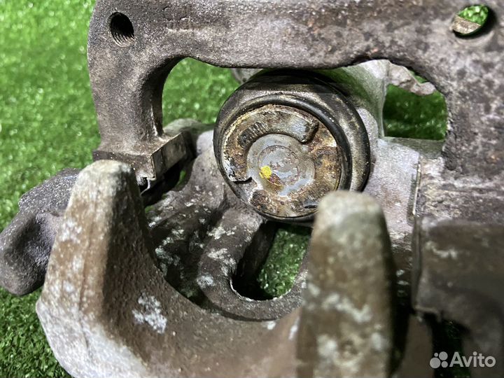 Суппорт тормозной задний правый Peugeot 308