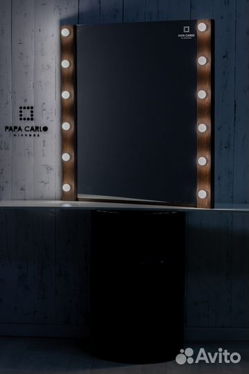 Гримерное зеркало с лампами