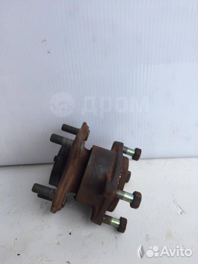 Ступица задняя левая правая на Infiniti Fx35 Fx45