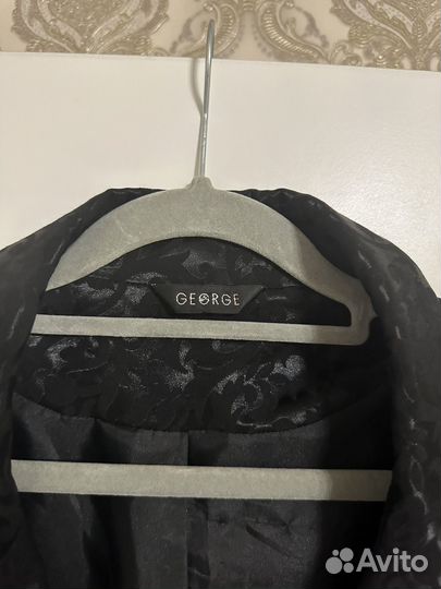 Пиджаки и жакеты женские