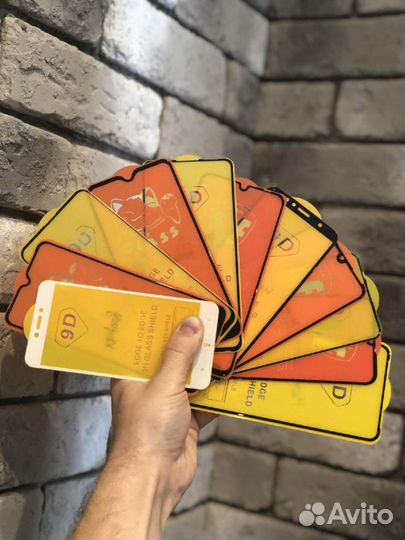 Защитные чехлы и стекла на смартфон