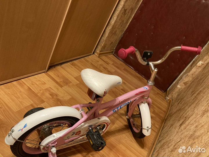 Практически новый велосипед для девочки