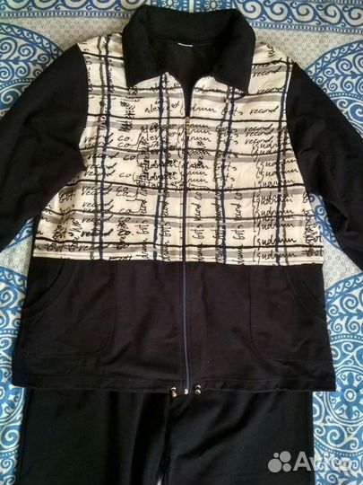 Спортивный костюм женский