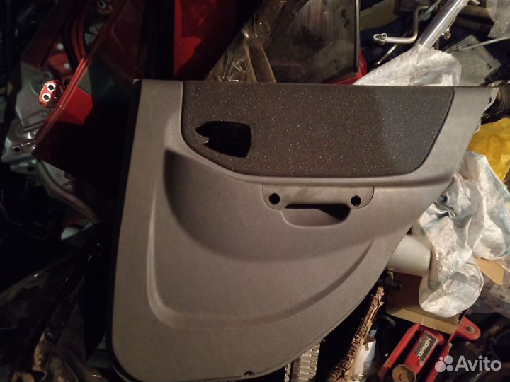 Обшивка двери Hyundai Accent (Хендай Акцент) LC, п