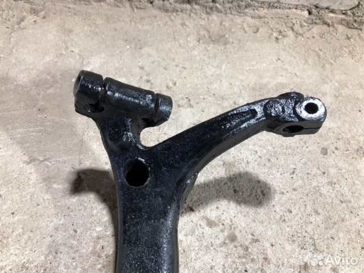 Кулак поворотный левый Audi A6 C5/4B 2.5TDI AKE