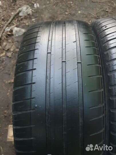 Michelin Pilot Sport 3 235/45 R18 98Y