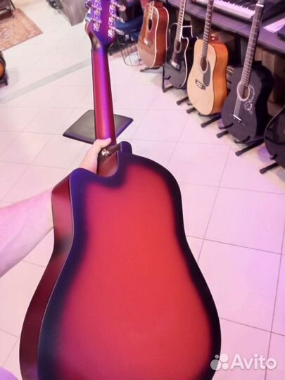 Акустическая гитара