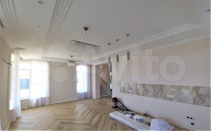 Коттедж 220 м² на участке 8 сот.