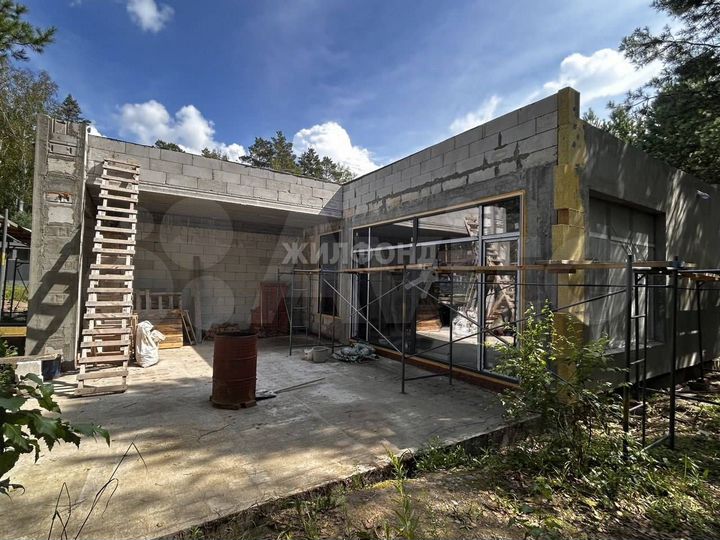 Коттедж 163 м² на участке 10 сот.