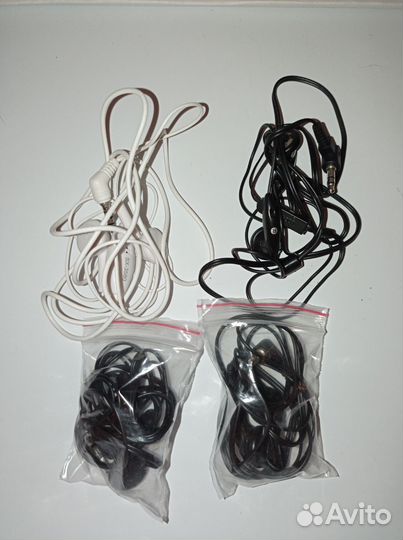 Проводные наушники