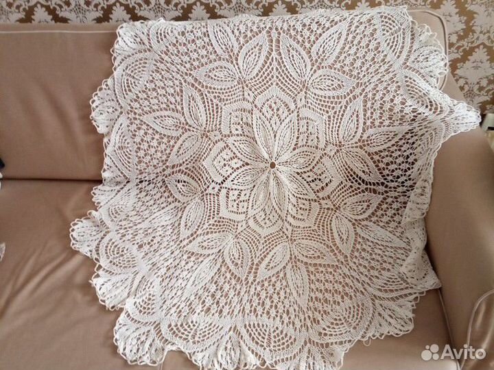 Скатерть(ручная работа, 65 см в диаметре