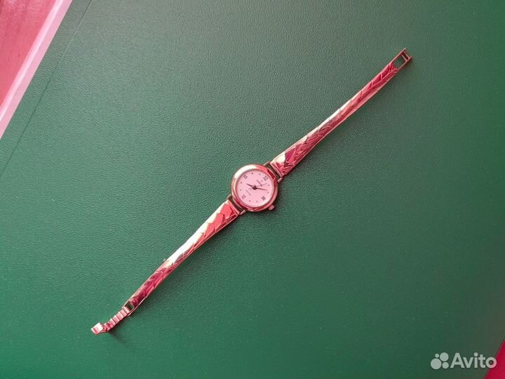 Золотые часы женские 585