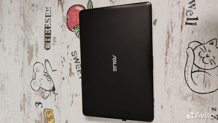 Ноутбук asus D540N