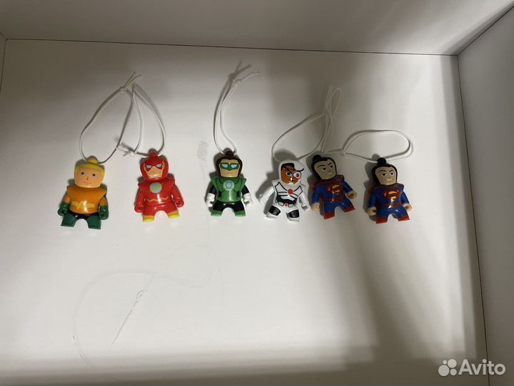 Киндер игруки DC супергерои