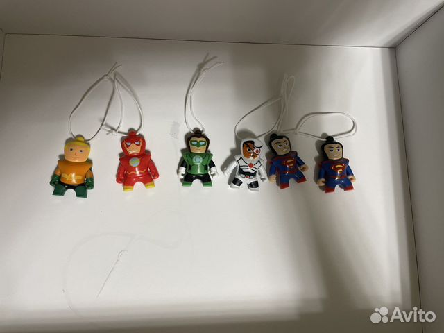 Киндер игруки DC супергерои