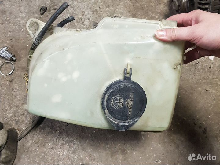 Бачок омывателя лобового стекла Toyota