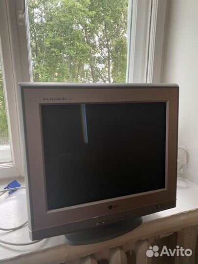 Монитор LG flatron f730p