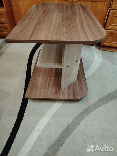 Журнальный столик на колесах бу