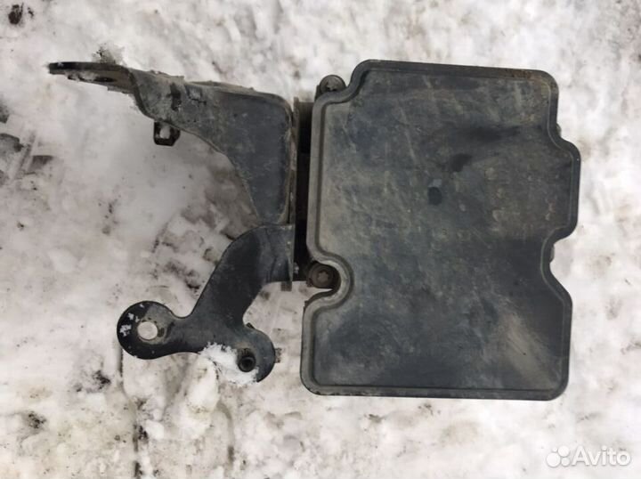 Toyota Corolla 180 блок ABS гидро блок