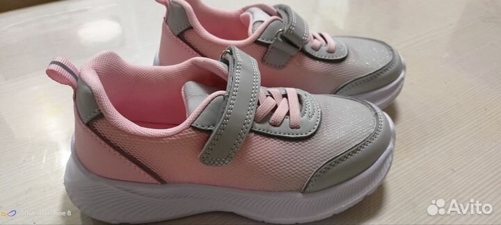 Кроссовки для девочки