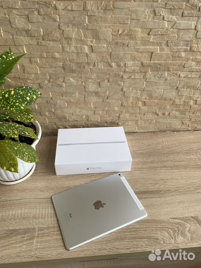 iPad Air Wi-Fi Cellular 64GB Silver Sim