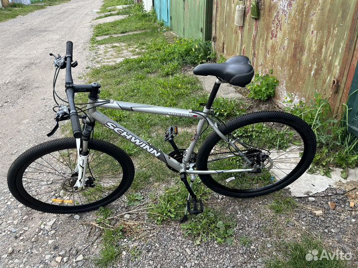Велосипед гонеый 27.5 Schwinn solution