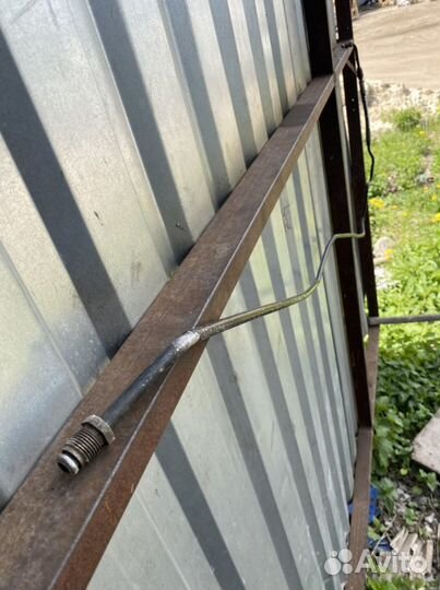 Напорный шланг от т-образн к ресиверу SL 55 AMG