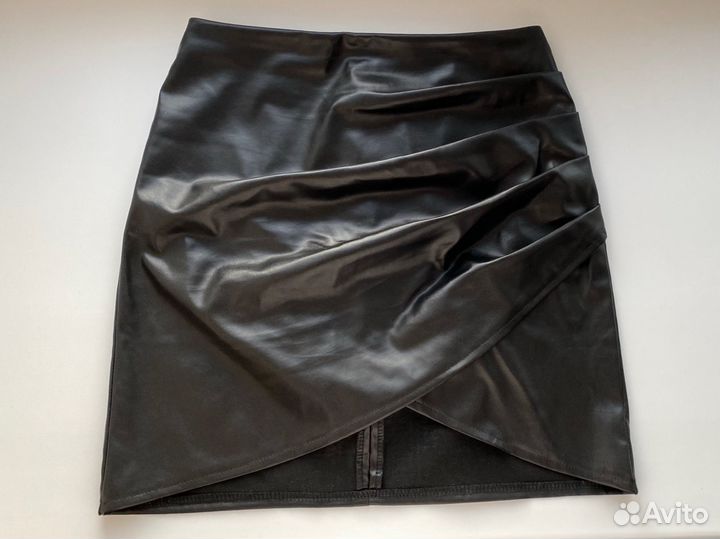 Юбка черная облегающая из искуственной кожи shein