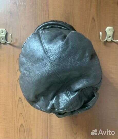 Шапка кожаная женская