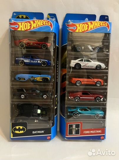 Hot wheels машинки batman и Ford mustang