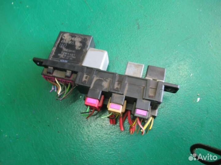 Блок предохранителей Audi A4 B5 1997 8L0941822A