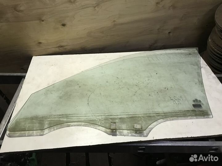 Стекло переднее правое Kia Rio 1