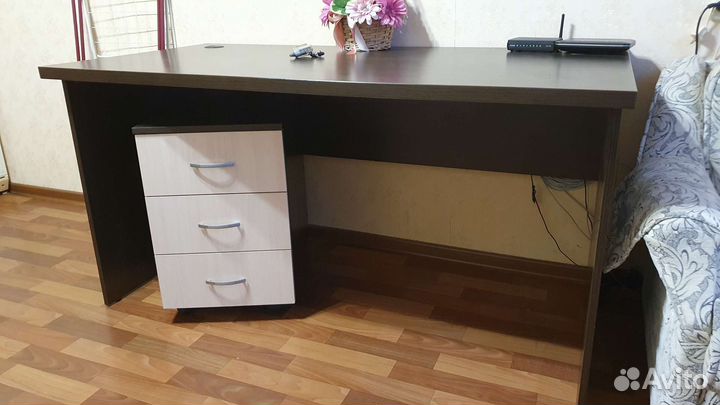 Письменный стол