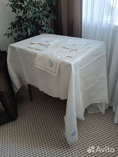 Винтажная жаккардовая скатерть с монограммой