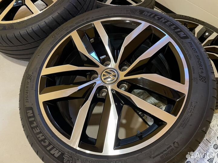 Комплект колес pilot sport r17 на Volkswagen