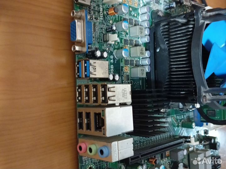 Материнская плата с процессором и памятью