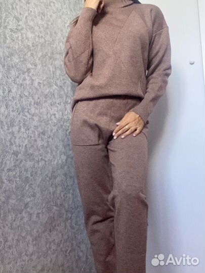 Костюм на осень теплый вязанный