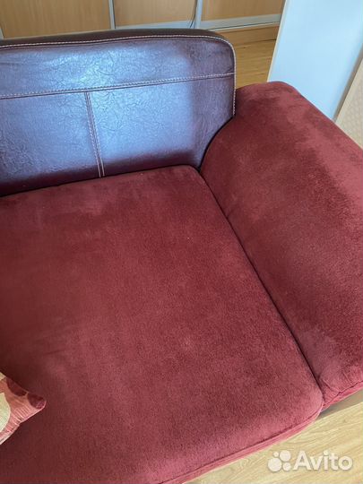Кожаный диван бу