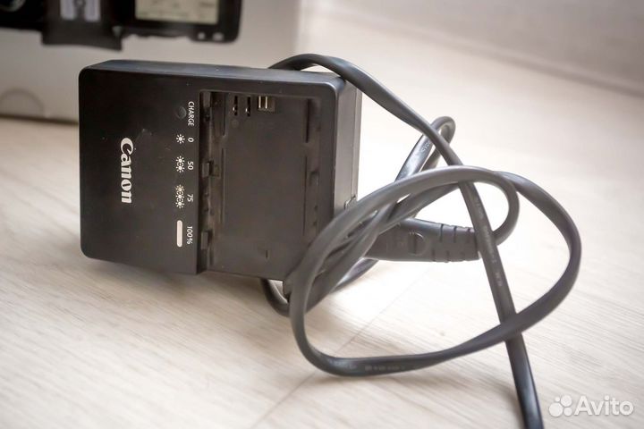 Зеркальный фотоаппарат Сanon 5d Mark 2