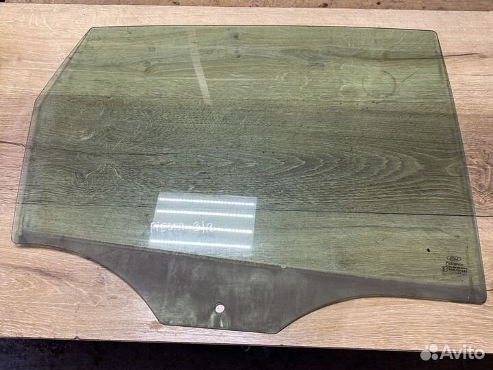 Ford fiesta MK 5 заднее правое стекло двери