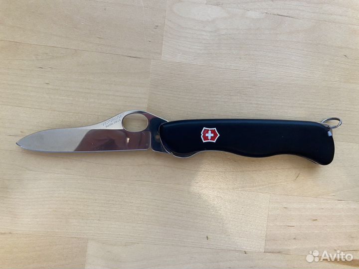 Нож складной Victorinox Santinel One Hand