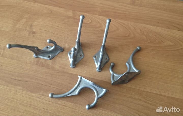 Крючки для одежды