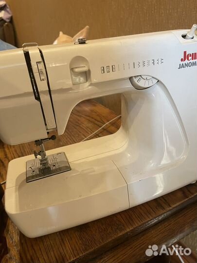 Швейная машина Janome