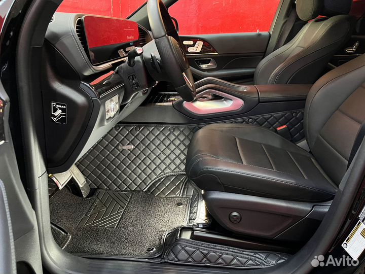 Автомобильный коврик из экокожи