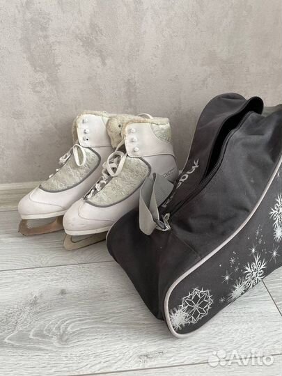 Коньки фигурные женские