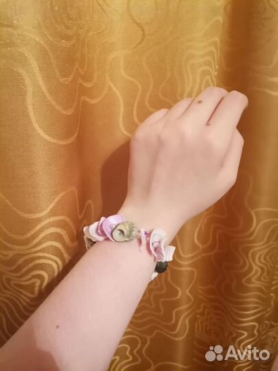 Браслеты с ракушками цветные