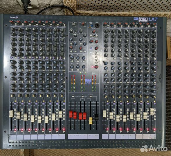 Микшерный пульт Soundcraft Spirit LX7