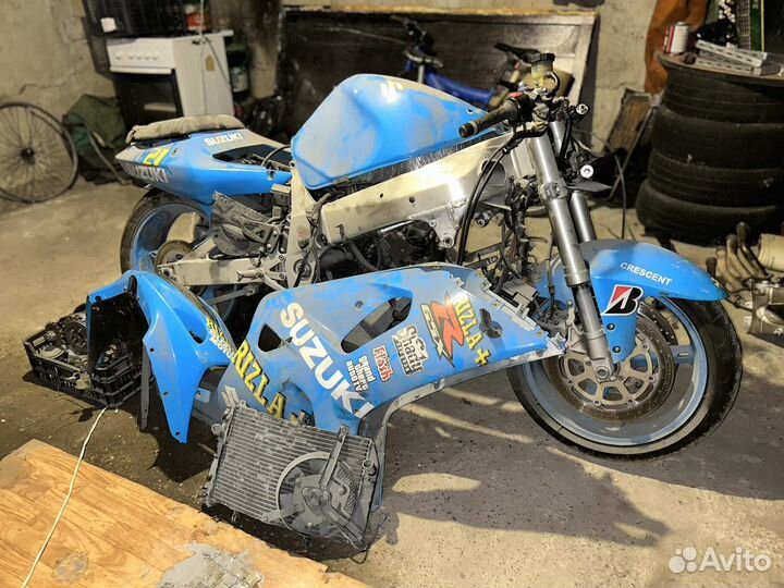 Suzuki GSX-R750 K1-K3 по запчастям