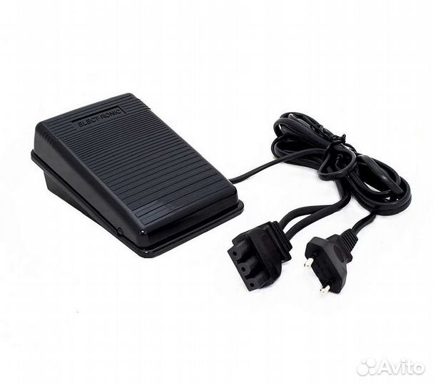 Швейная машина Singer Studio 12 белый